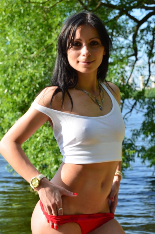 Алла, 22